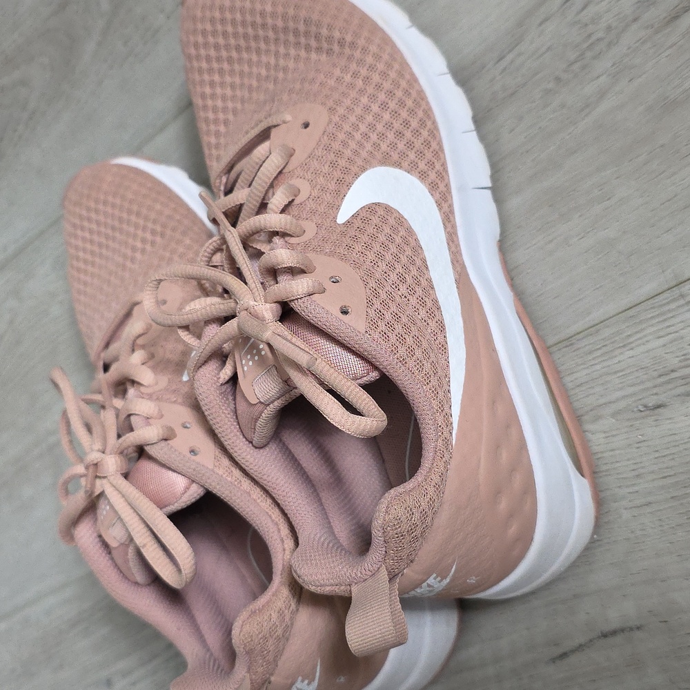 Nike Air Women's Blush Pink Sneakers Size 8.5